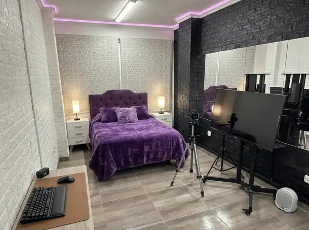 Modelo durante primer streaming en vivo